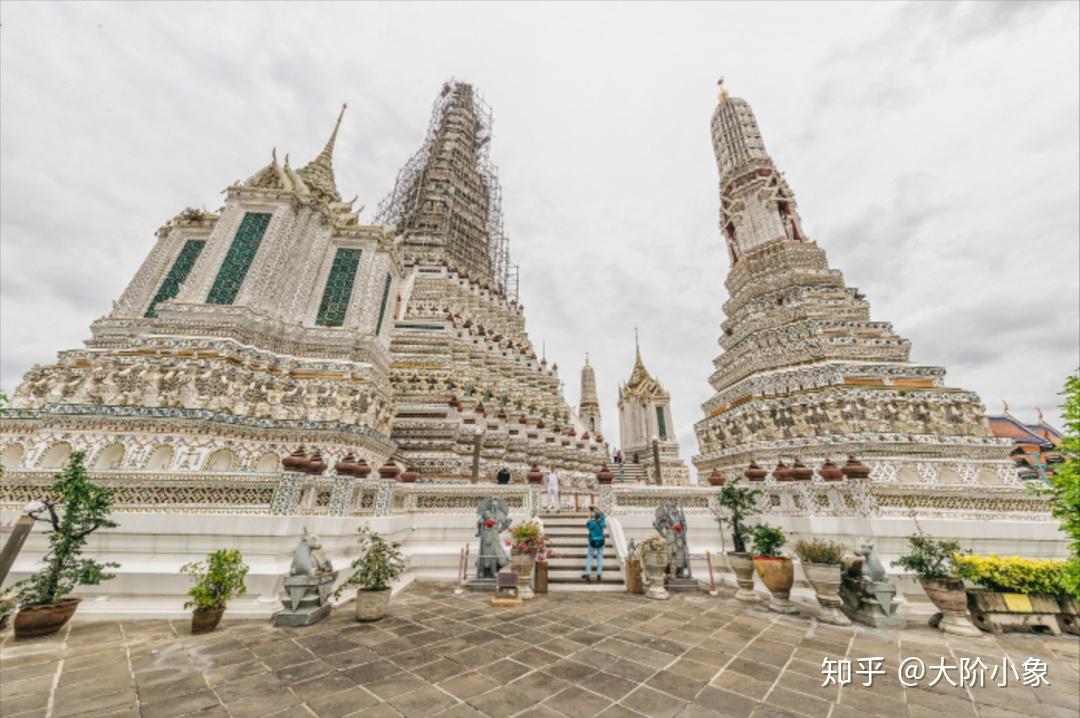 一座受所有泰国人敬仰的寺庙:郑王庙 - 知乎