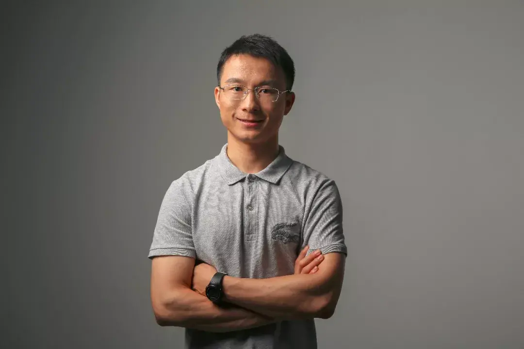 作为科大讯飞"讯飞超脑"计划的主要负责人,他一直是引领"让机器能听会