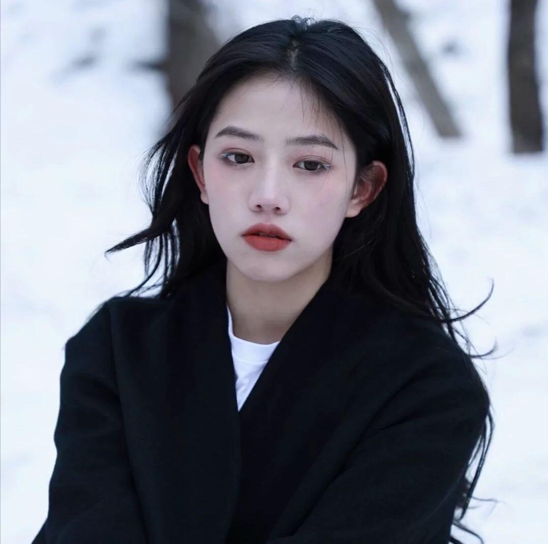 冬天氛围感头像女头小众雪景女头可以和男朋友一起用最后一张壁纸