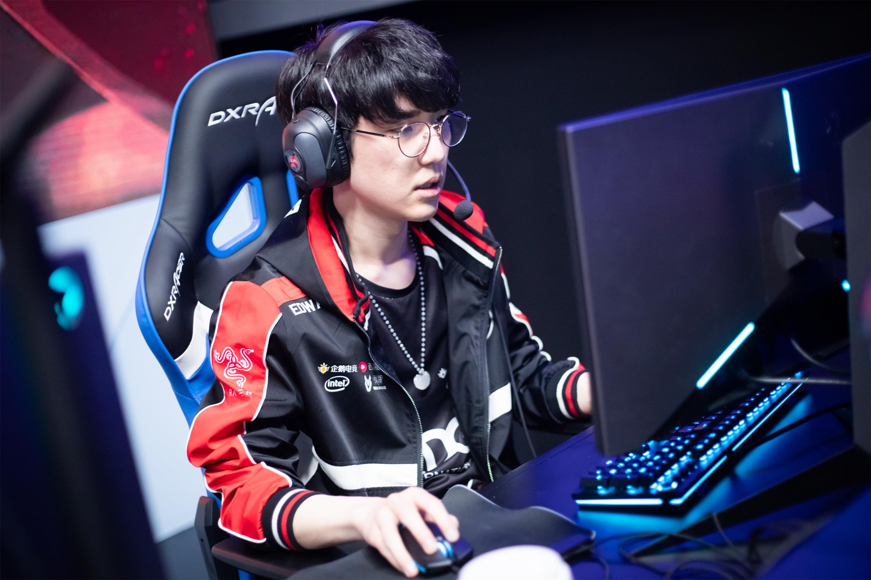edg上单ray专访年轻队伍的崛起让我们需要更加努力