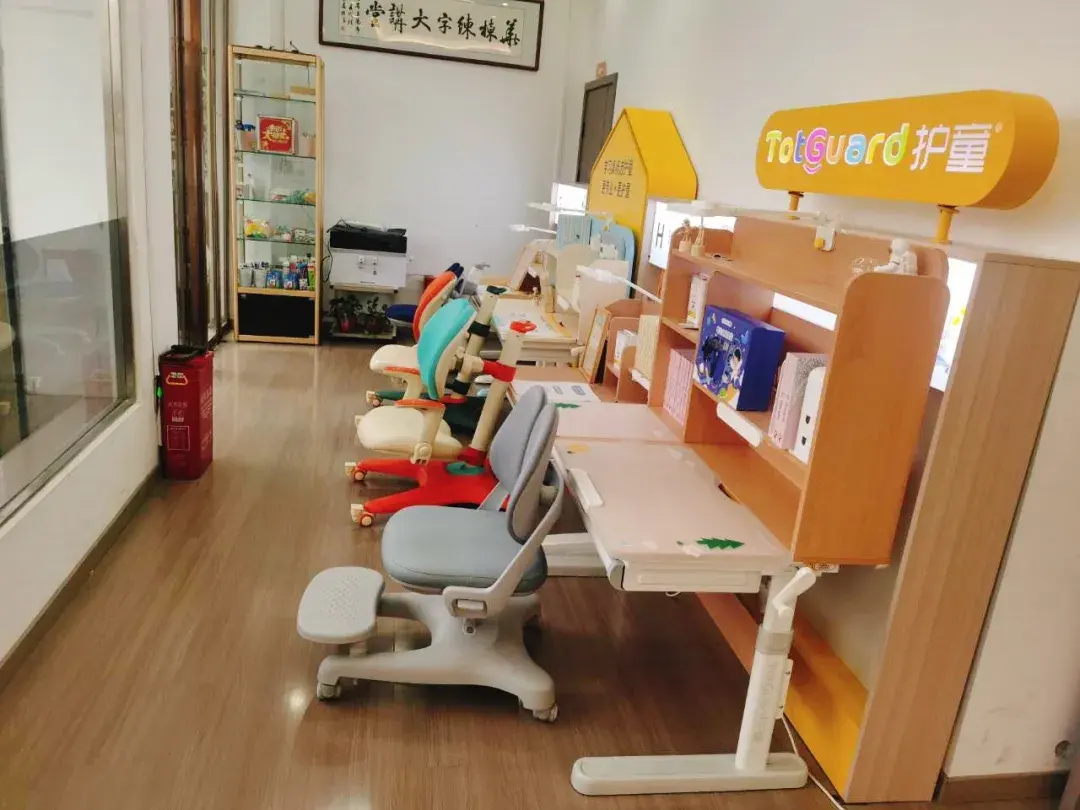 定位市场空白点,深度改良创新升级,推出尚博尔城堡学习桌,南瓜马车追