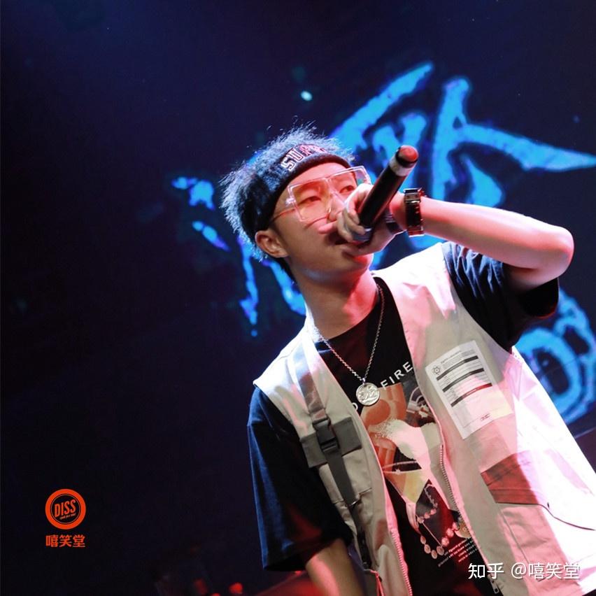 偷拍性爱视频发给八贼!活死人龙崎被爆出轨 - 知乎