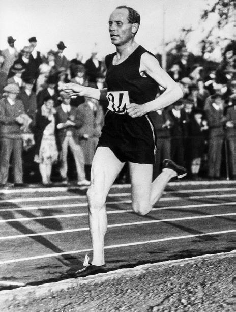 当时世界上最优秀的长跑运动员之一的帕沃·鲁米开创了早期的hiit雏形