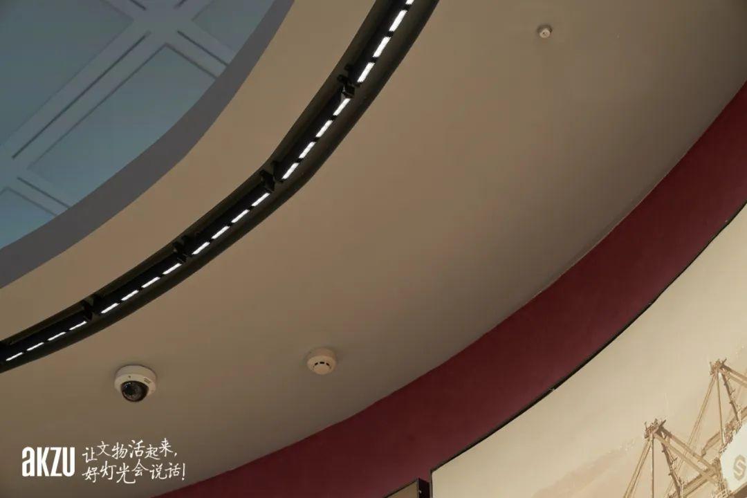 博物馆照明之5米高弧形展墙近距离洗墙埃克苏akzutracronm3l照明应用