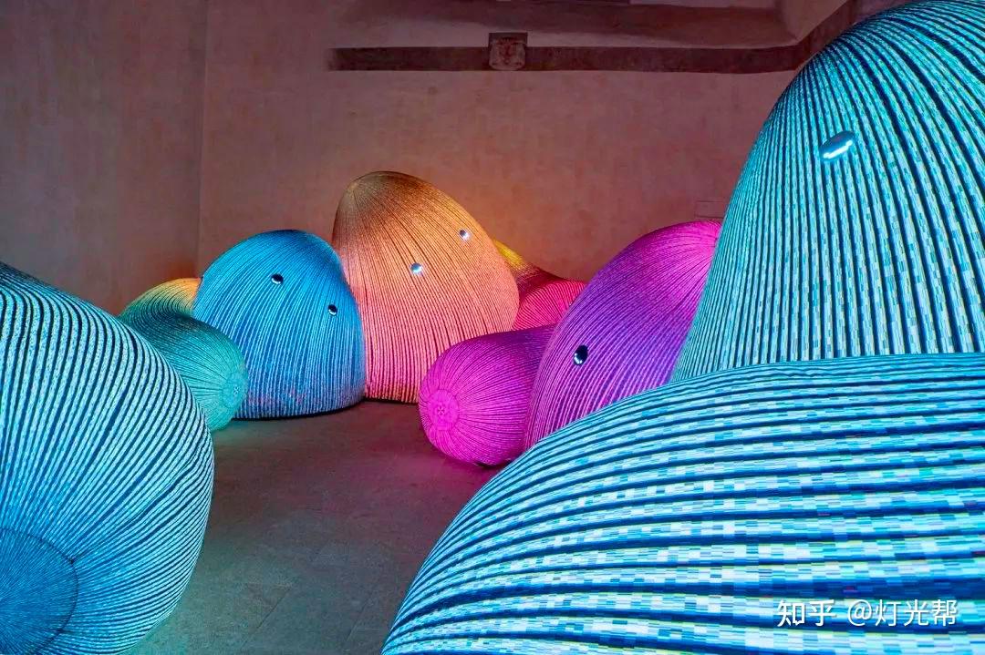 《现代大师与人工幸福之路 》沉浸式新媒体艺术装置 - 知乎