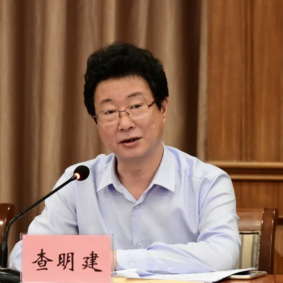 理事长兼秘书长潘卫民上海市科技翻译学会 副理事长曹斌上海世语集团