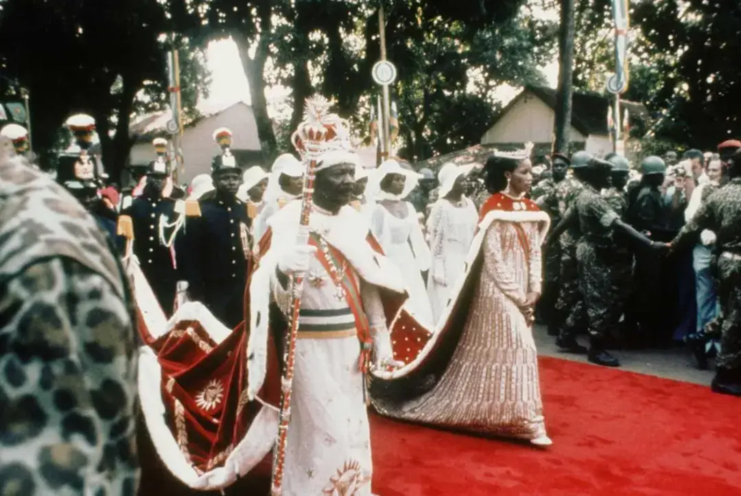 博萨卡的加冕仪式有了目标就要实现啊,1976年12月4号,博卡萨正式称帝