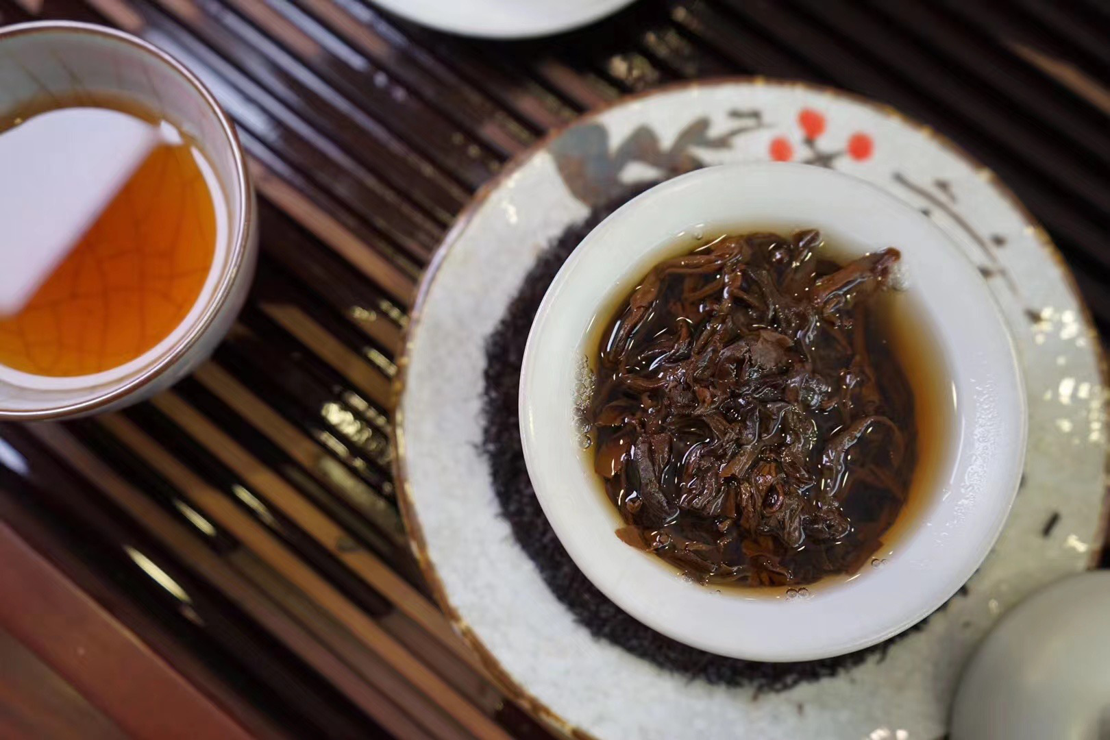 2004年珍藏贡品生普洱茶茶马古道普洱饼茶思茅古普洱茶业