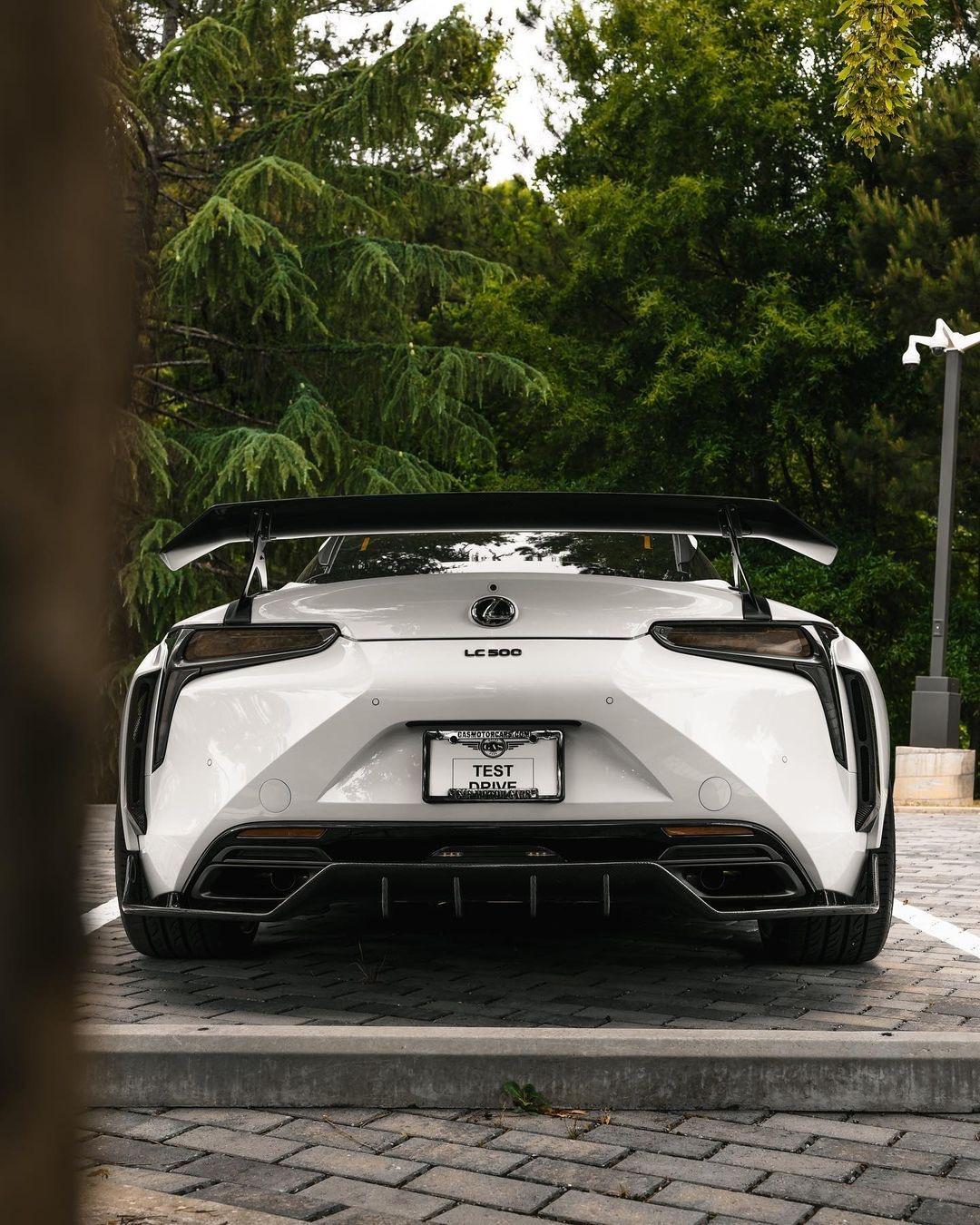 暴躁与平顺完美融合雷克萨斯lc500