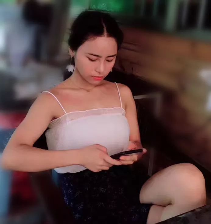 这张也是随手拍的,满满的港式复古味