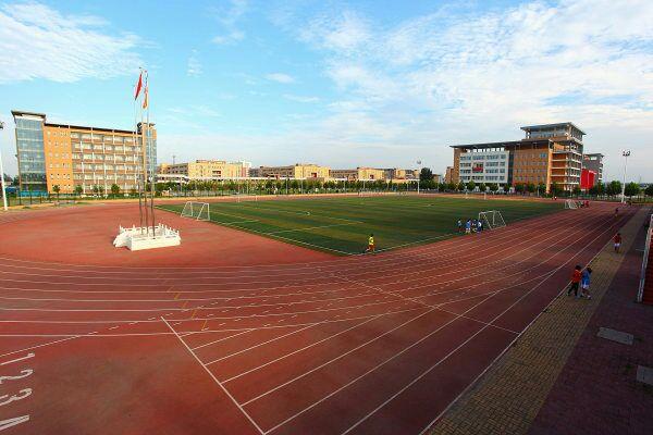 邯郸三中与邯郸四中哪一个更好?