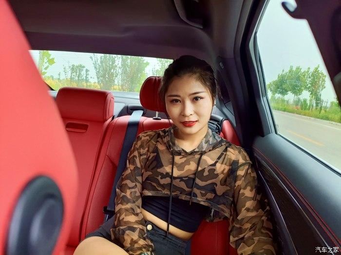 媳妇当车模,汉ev提车作业,绽放它的魅力