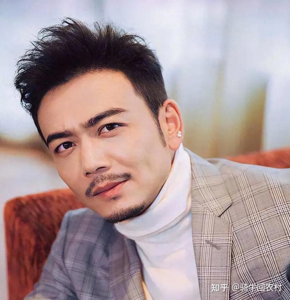 男明星的"x张力"和"x缩力".有人魅惑有人被退货.