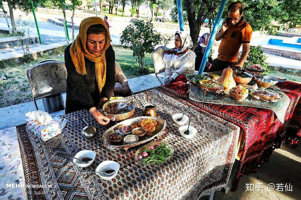 伊朗赞詹市举行厨师大赛各种波斯美食争先亮相