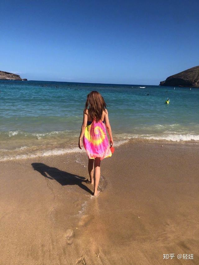 最近,已经生了多个宝宝的刘芸,在微博晒出自己的泳装照,身材火辣,完全