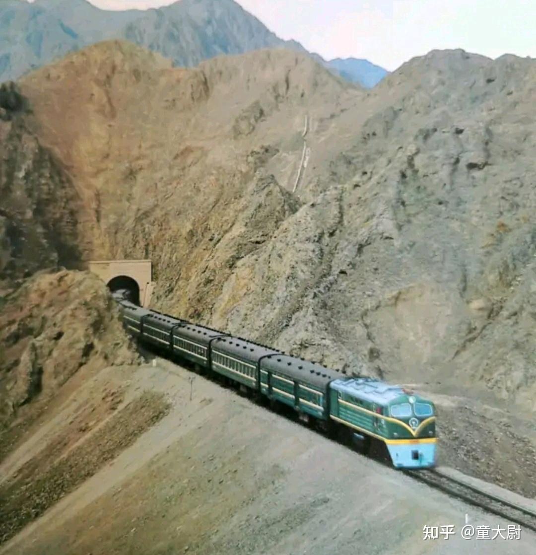 关于两窗东风型内燃机车的车号及配属问题的考证(含巨龙型) - 知乎