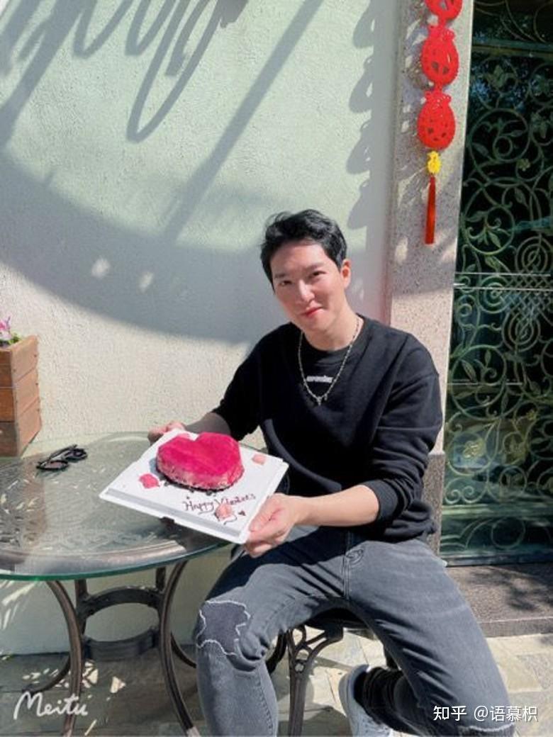 周子扬走出陈桢怡桃色纠纷,晒富贵生活,拥私人泳池无边海景 - 知乎