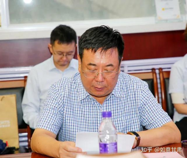 中国城市发展联盟常务副秘书长,中国文联书画艺术交流中心主任邱长海