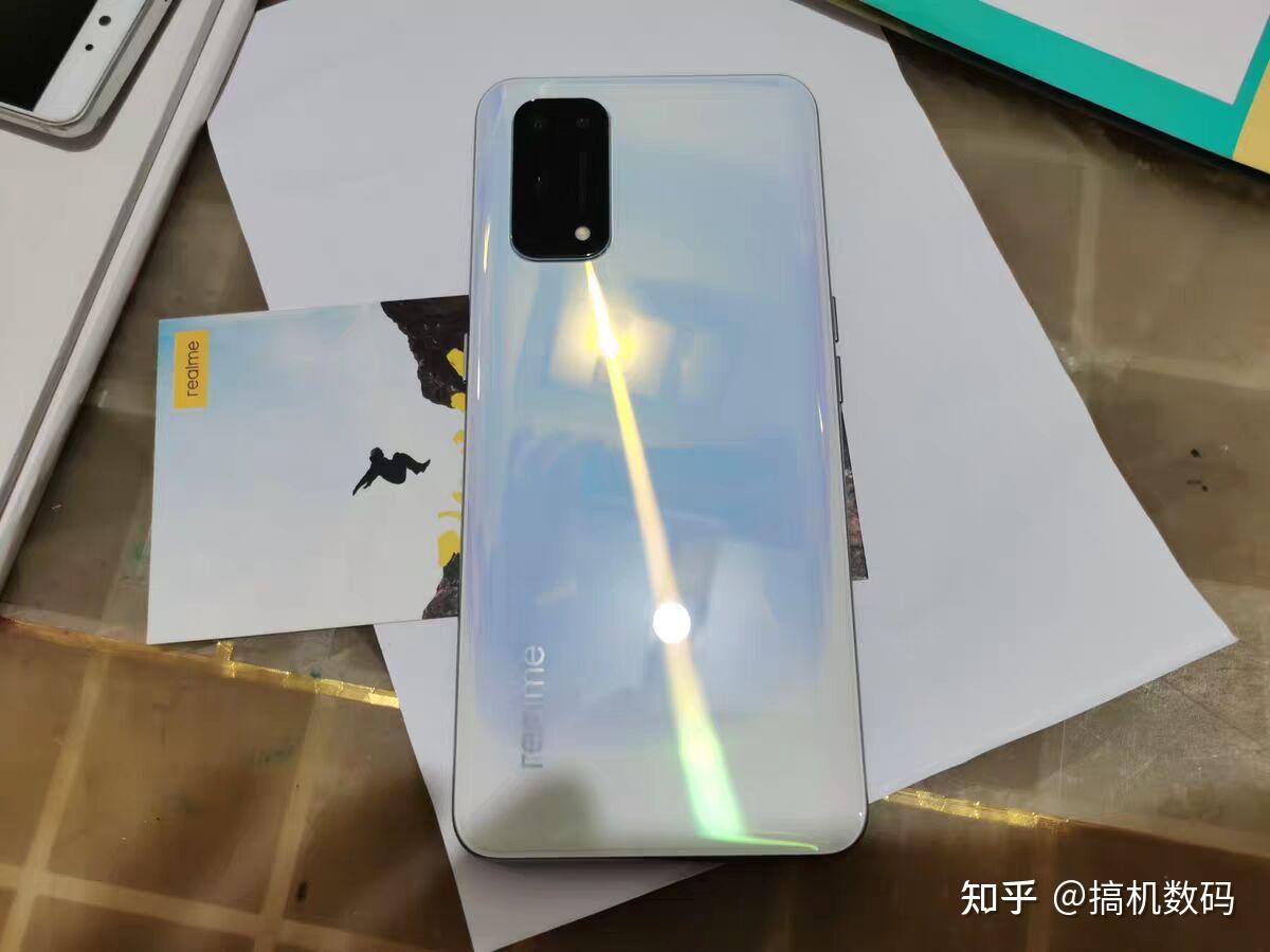 相机上,realmex7pro也是用料十足,后置6400万高清四