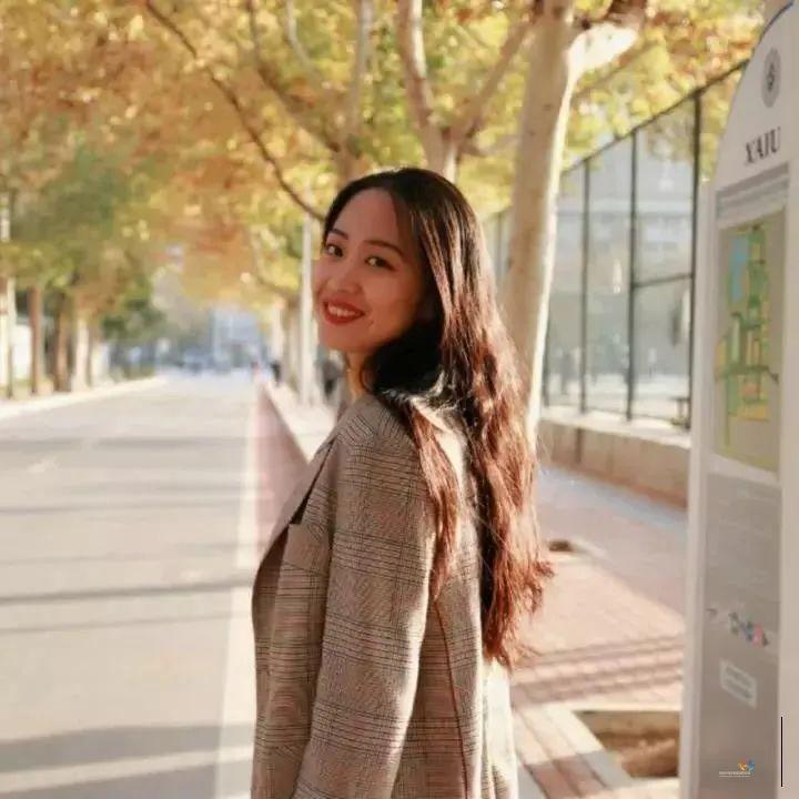 利物浦大学,莱斯特大学三所英国著名大学的硕士学位录取通知书;杨欣悦