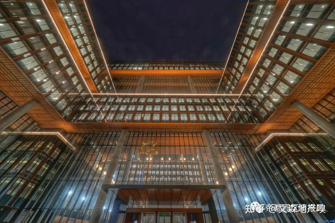 互联网一哥开启扫楼模式?腾讯签约亚洲金融大厦超10万平米 - 知乎