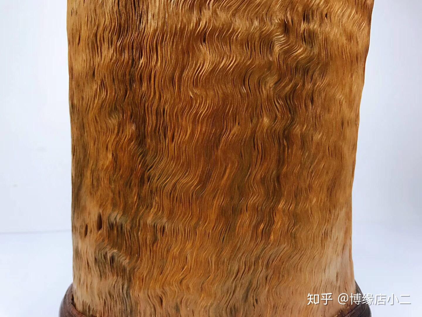 龙眼木天然工艺笔筒