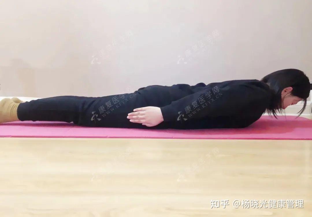 你的坐姿正悄悄压弯脊柱,10个动作帮你扶正胸椎! - 知乎