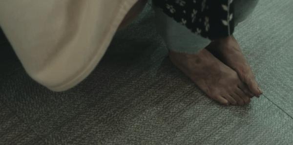 《坐白车的女人》烧脑+惊悚+悬疑，层层反转！