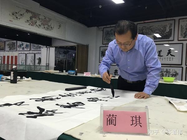 画外音著名书法家吴三大蔺琪在西安粤珍轩会见青年画家岑道伟