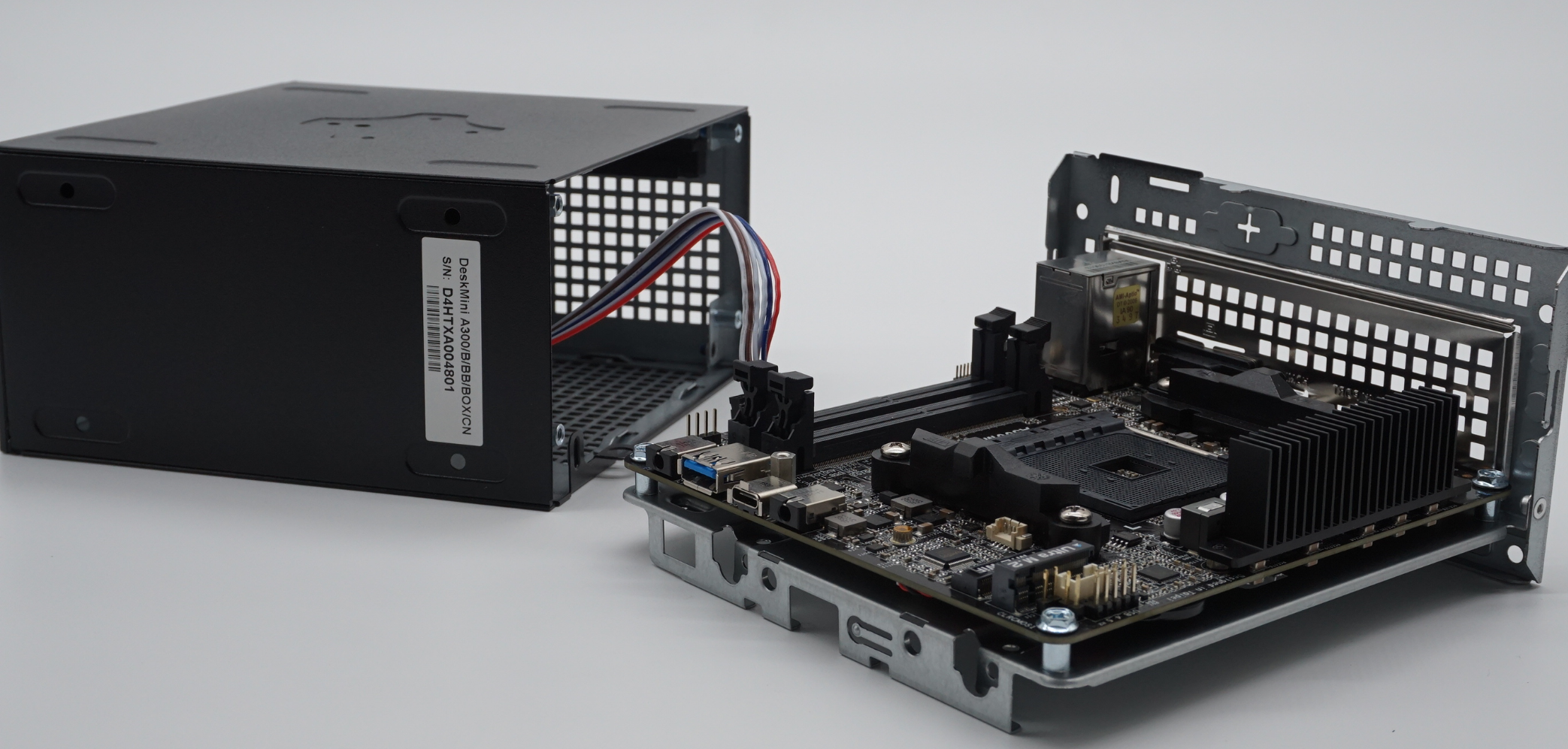 空间利用率与性价比的完美结合deskminia300200ge带来超小办公电脑