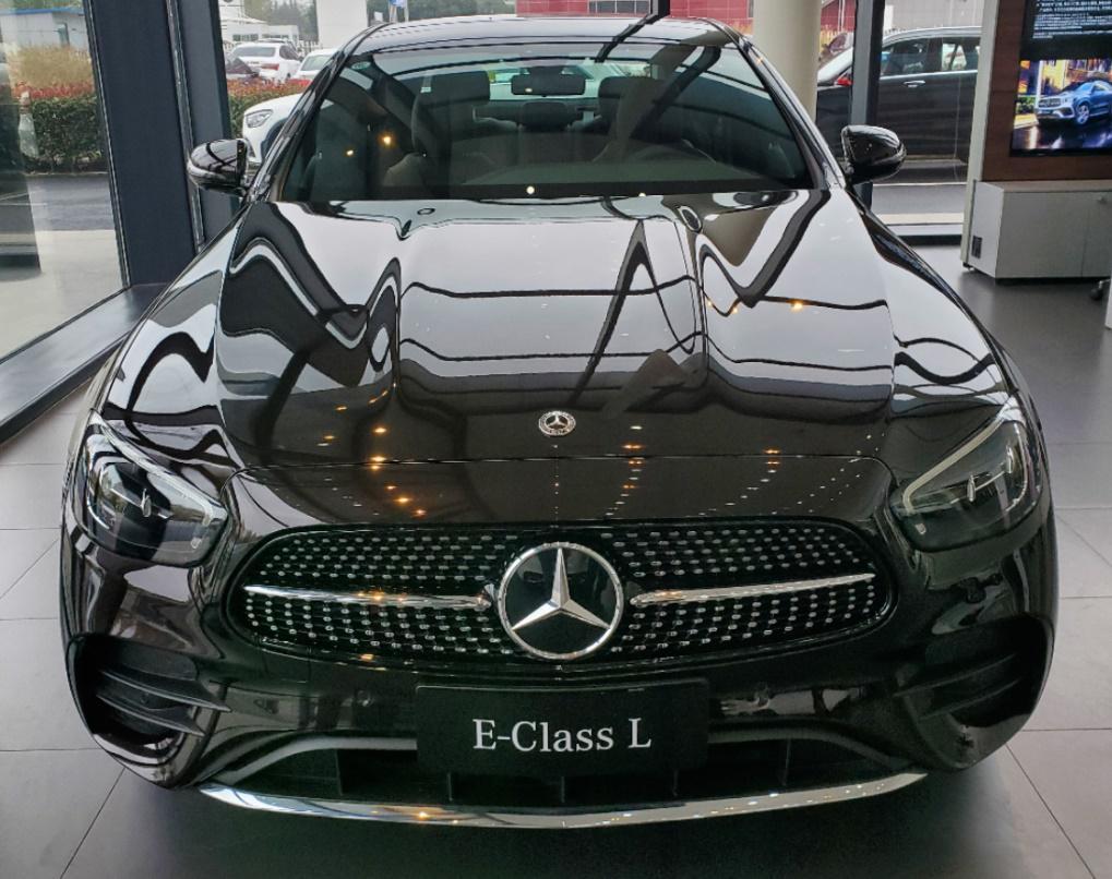 到店实拍2021款奔驰e级售价涨了几千块但增配更多更划算