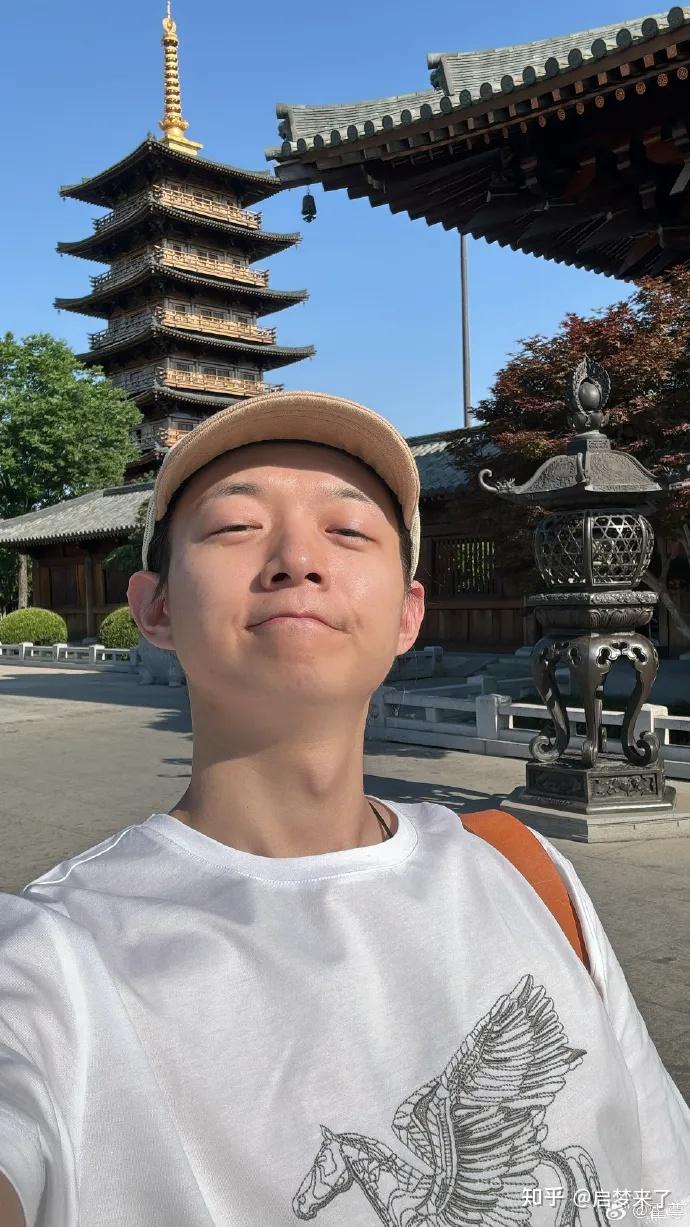 红极一时!出轨,软饭男!三年仍翻红无望!