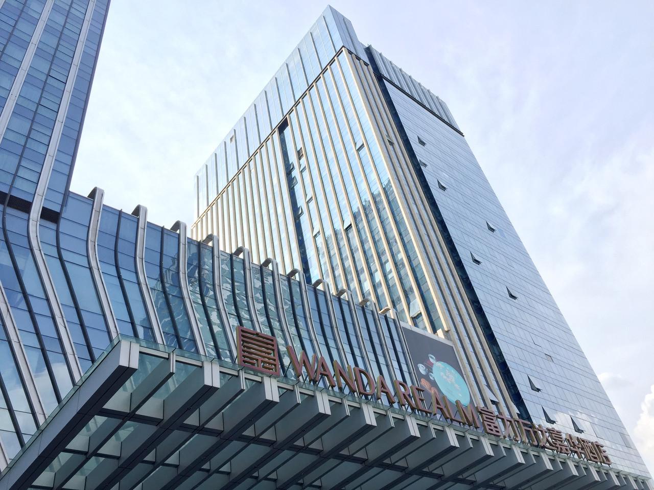 富力集团旗下酒店十一营收涨幅超20%,餐饮收入增长强劲