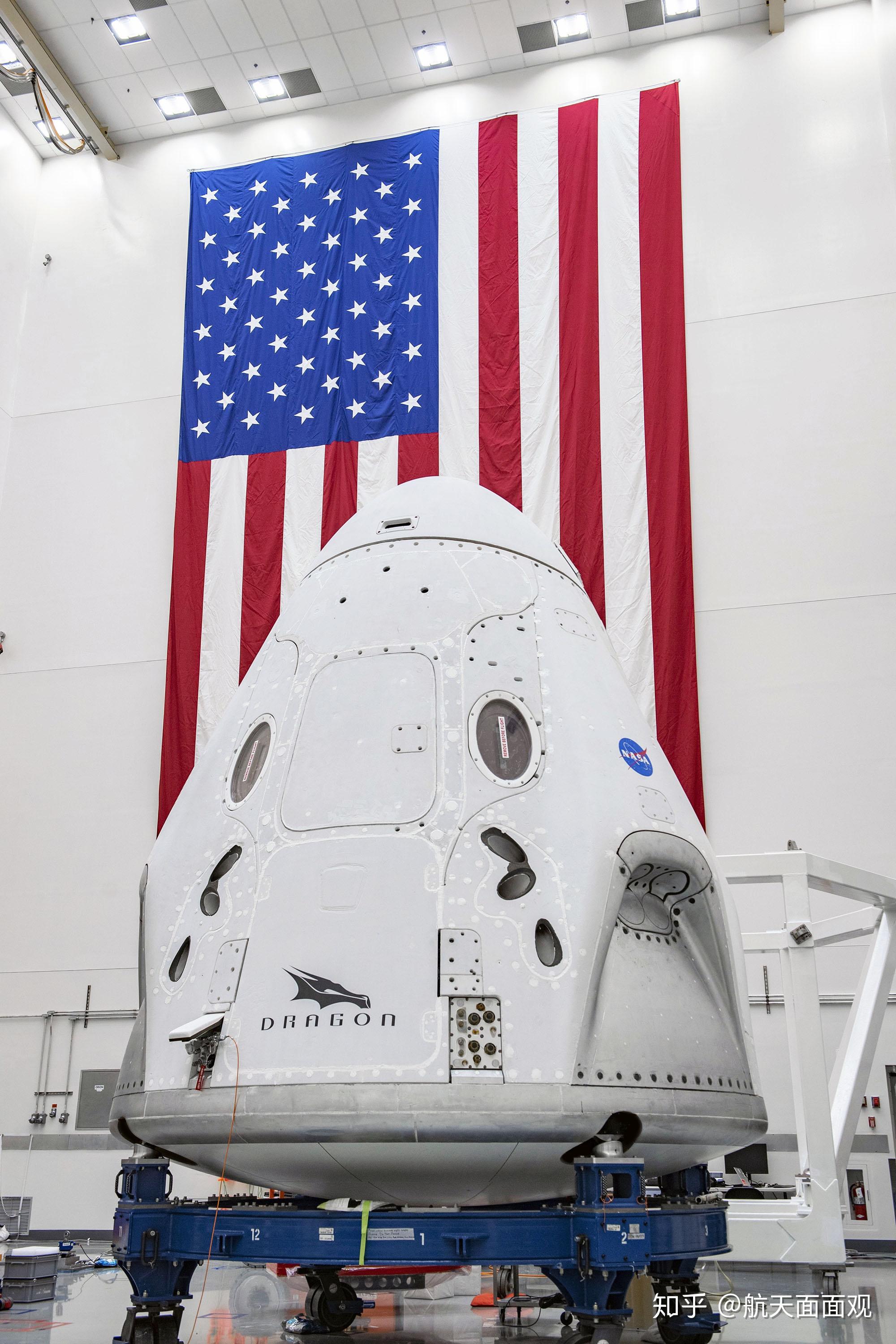 spacex载人龙飞船成功发射两名宇航员前往国际空间站