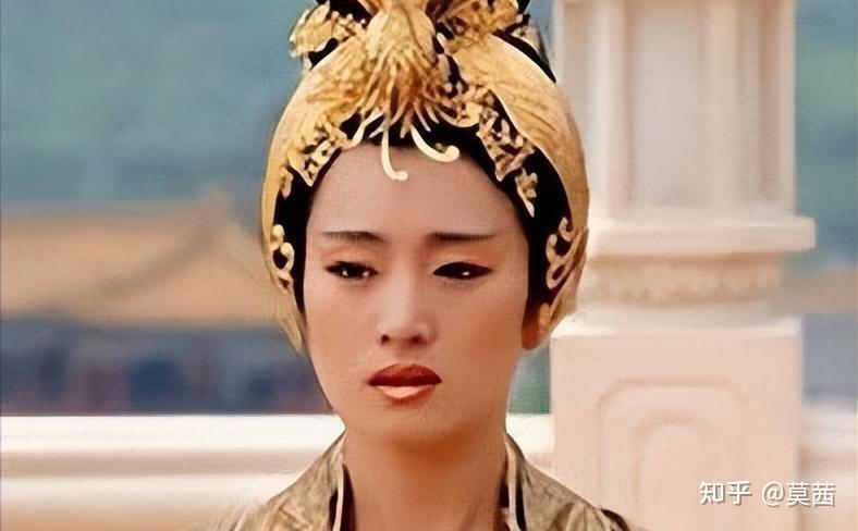 事实证明,私生活混乱的巩俐已经走上了另外一条大道