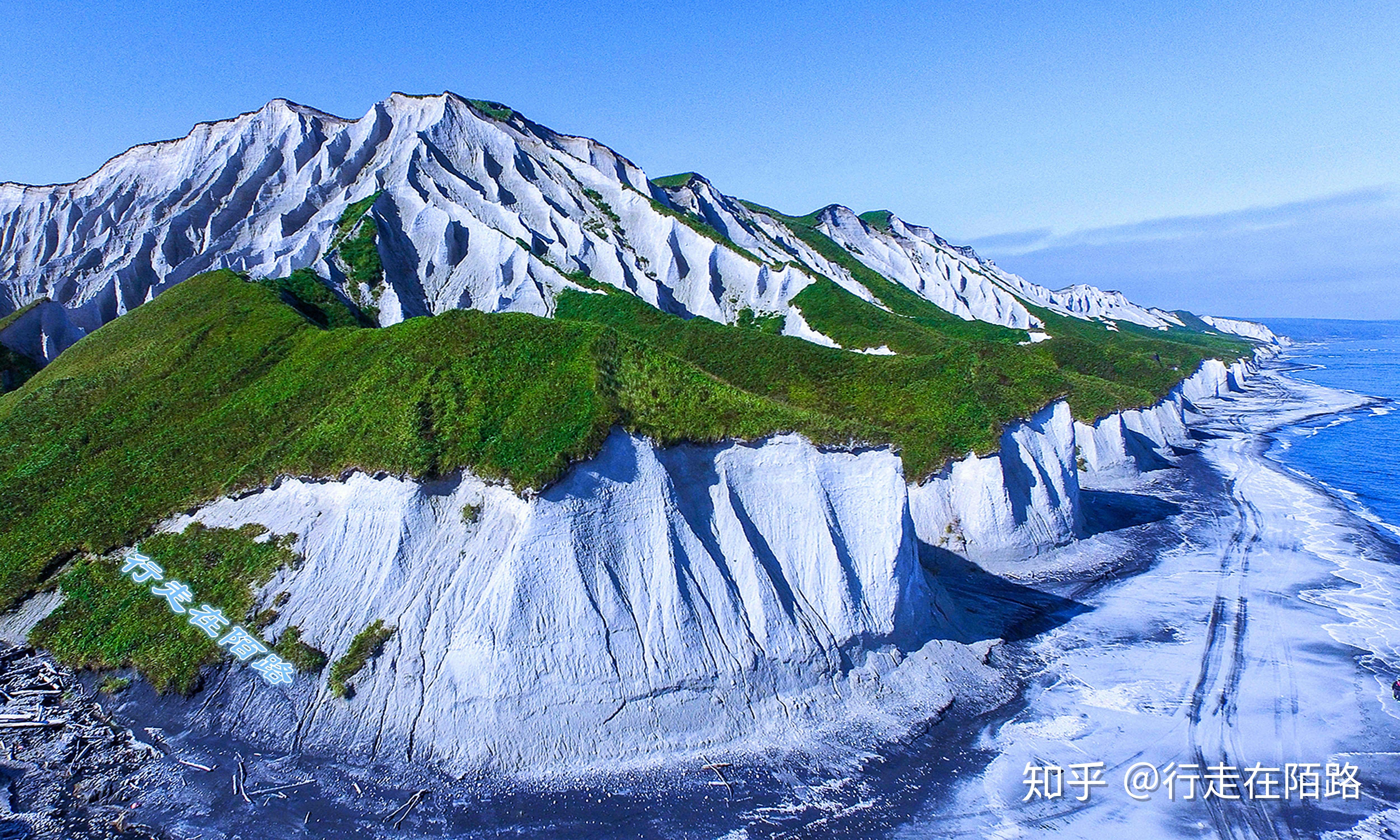 择捉岛:20座火山有8座是活的,岛上鱼子酱任吃温泉免费