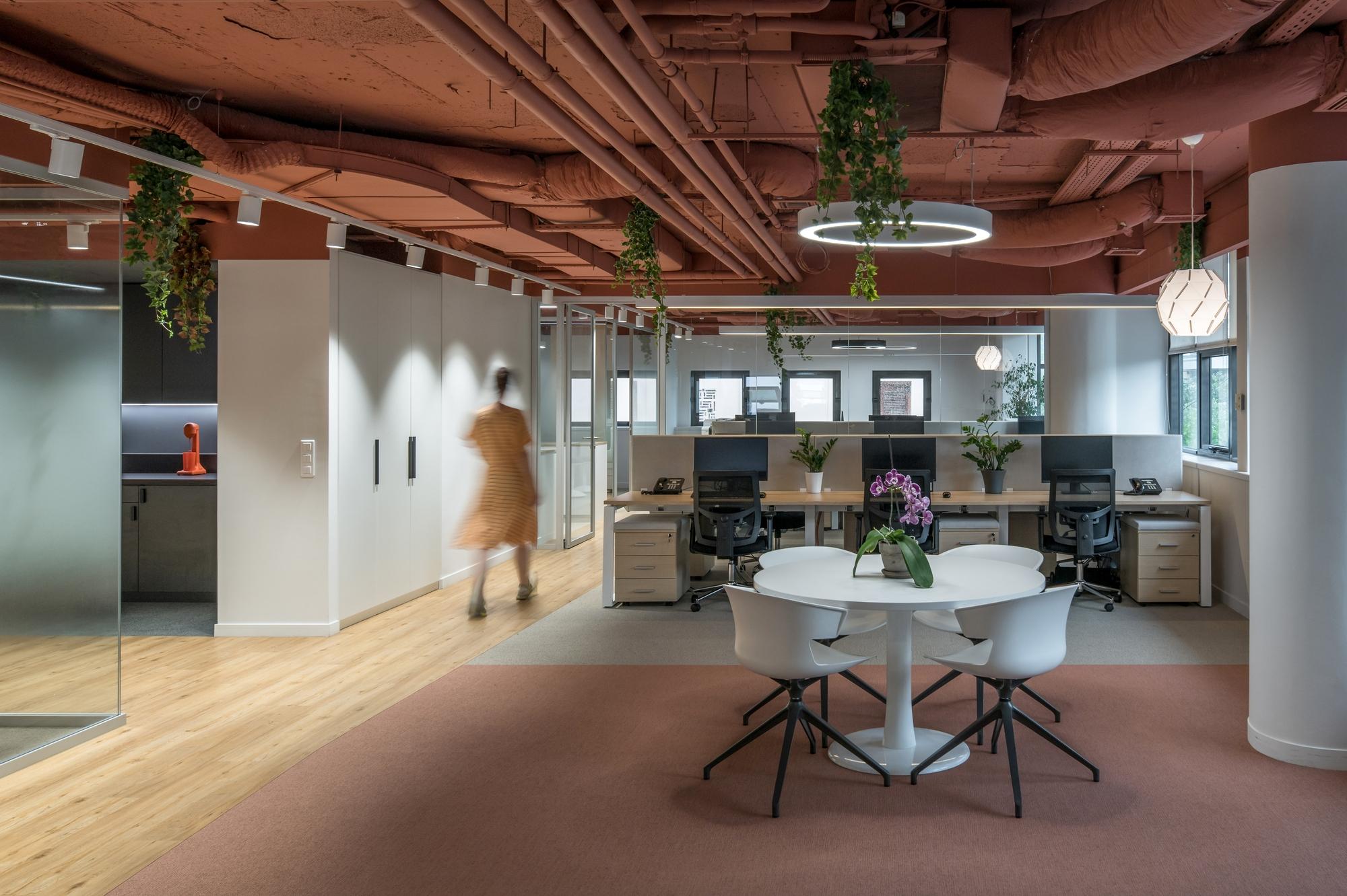 简单个性化的办公室装修设计图