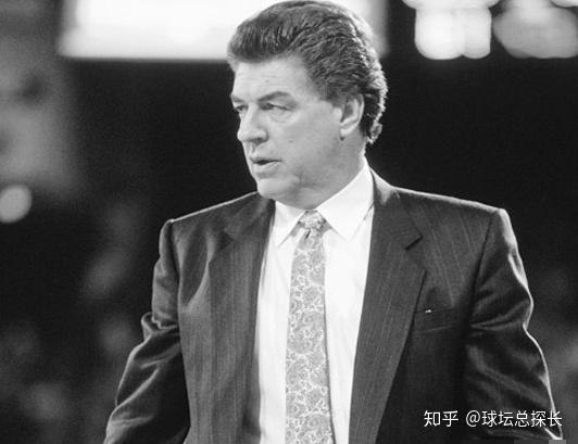 这件事发生在1984-85年活塞和公牛的系列赛中,当时公牛主教练阿尔贝克