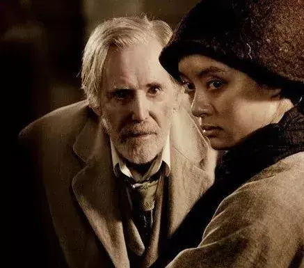 而闻名影坛,一生之中8次提名奥斯卡均铩羽而归,弄得无冕之王称号