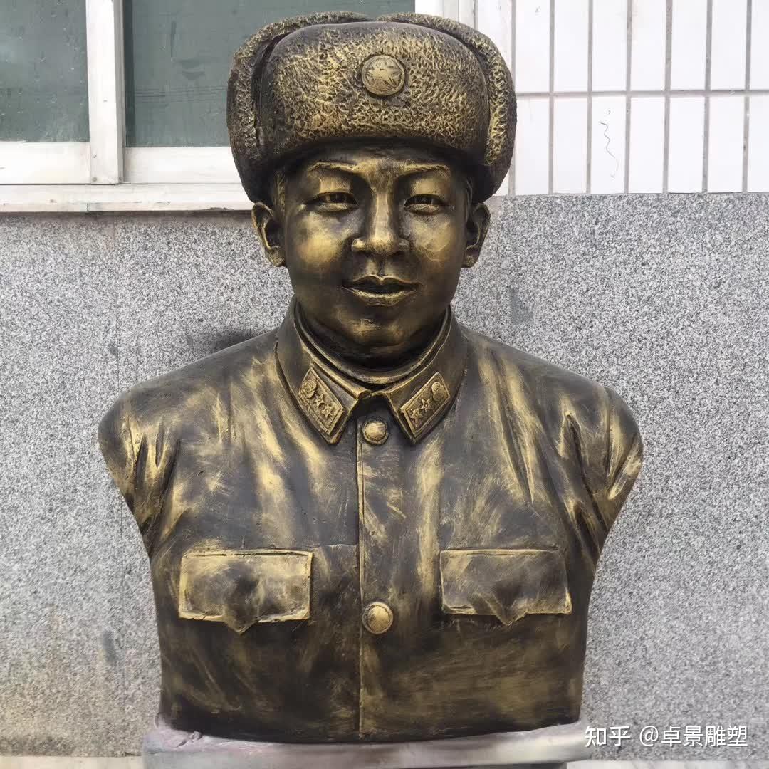 雷锋头像铜雕现实意义