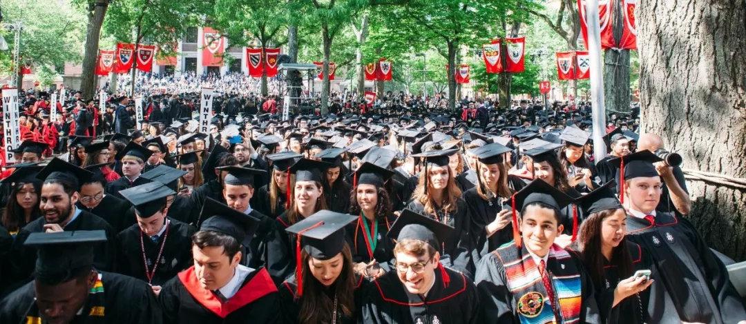 在哈佛大学的官网上,列出了这样一些问题供申请学生"自查",其中的几条