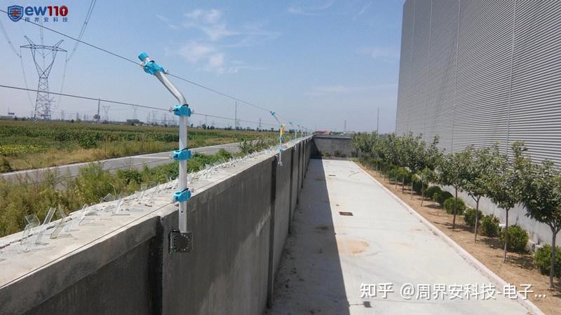 工厂周界安防脉冲电子围栏牧场电子围栏(主要应用与畜牧业养殖)是通过