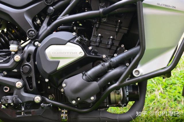 骁750搭载了一台754cc排量的双缸水冷发动机,这也是目前国产adv当中