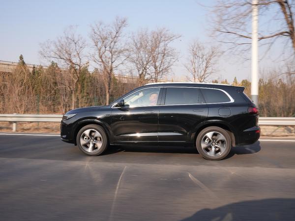 超越预期的出色，试驾问界M7