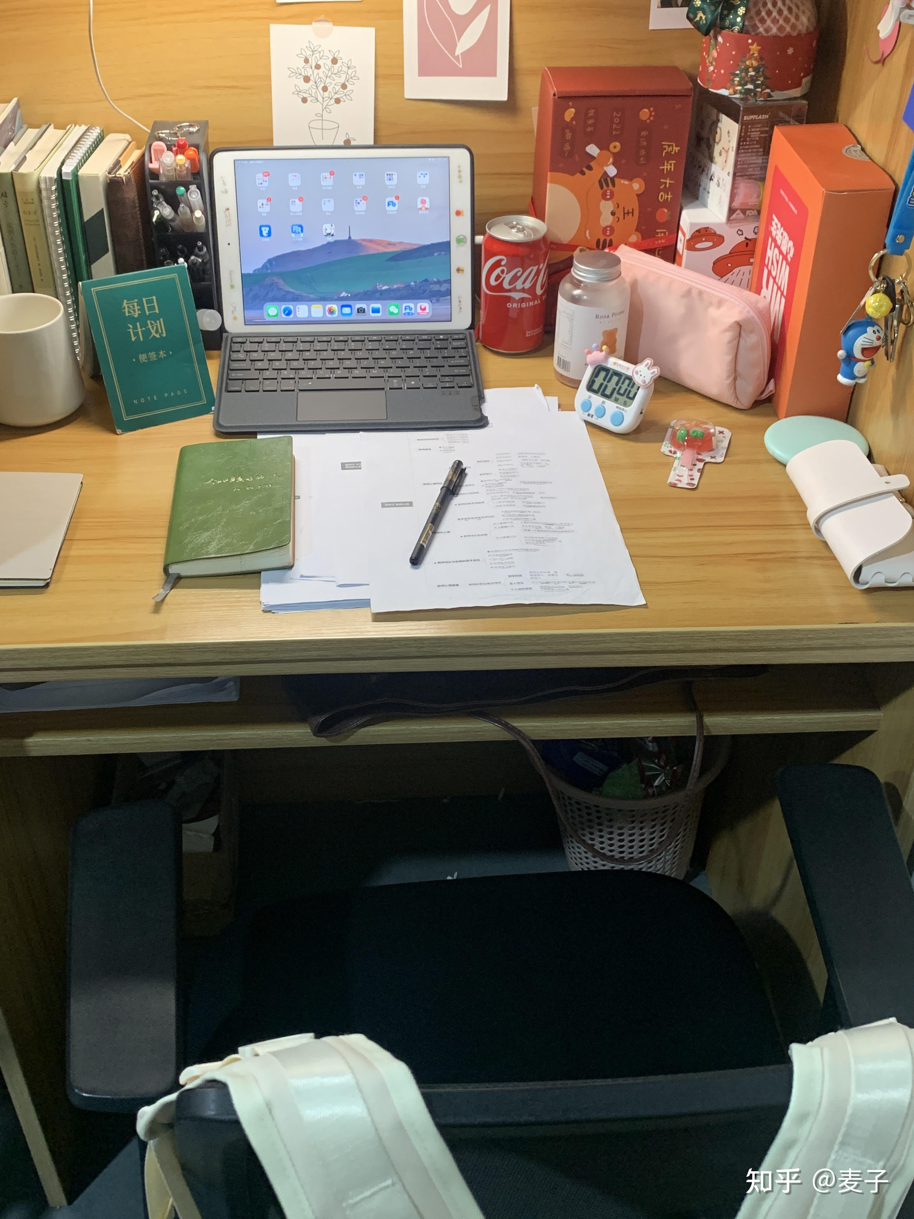其实你想象一下大学生活是怎么样的,这里就是什么样的,我真的没想到