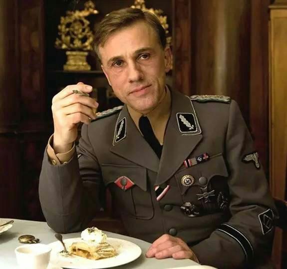 《无耻混蛋》中的汉斯兰达上校!   显示全部