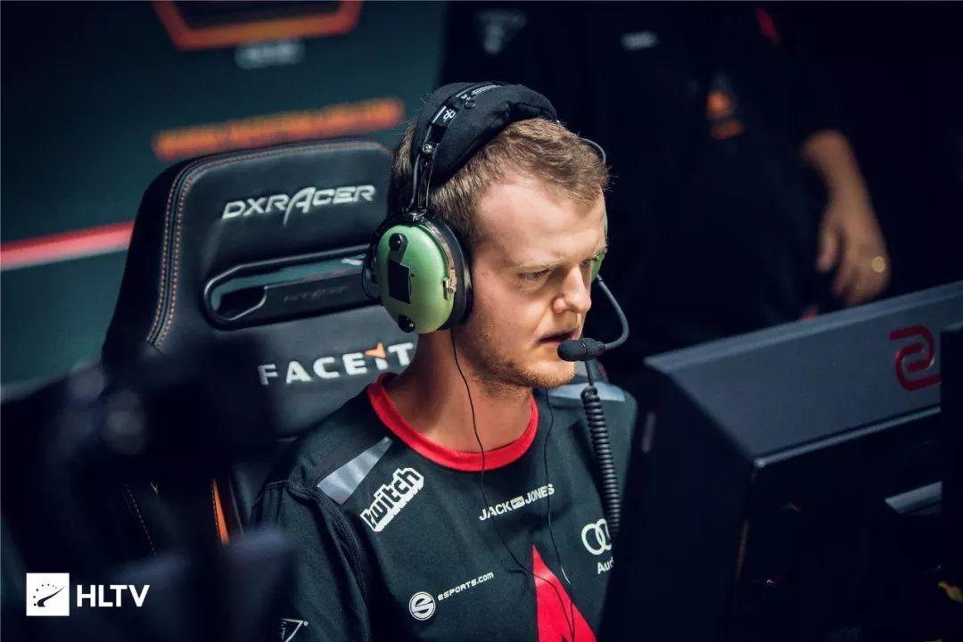 11 cyka blyat这句话乃是俄语中的脏话,众所周知,cs:go是一款国际化