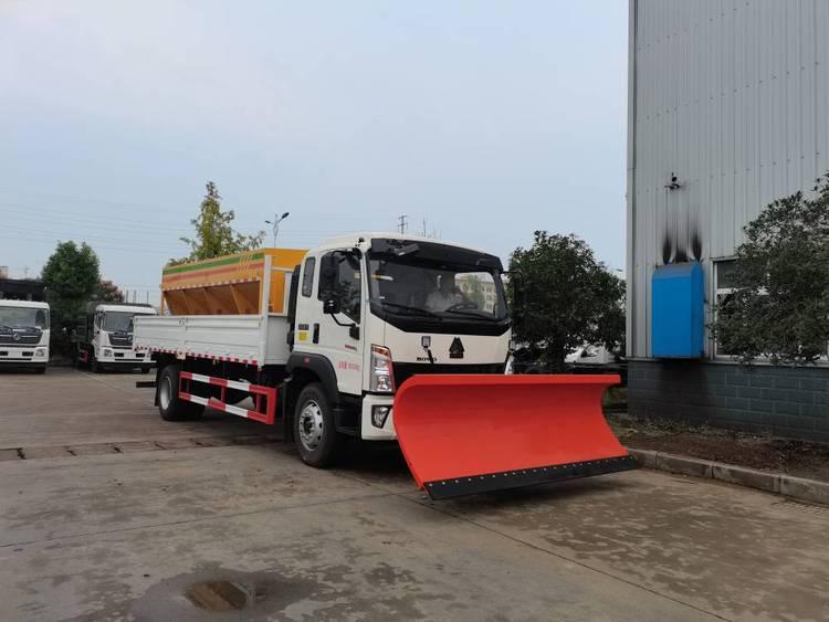 重汽豪沃除雪车 融雪车 雪铲一车多用