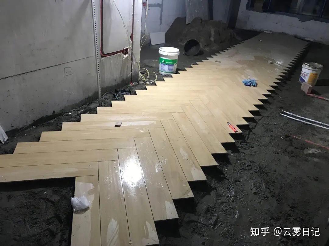 “木纹砖”是神器还是智商税?想要铺出来好看,关键还得这样做 - 知乎