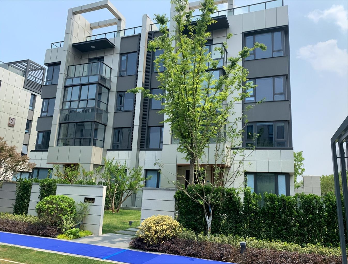 1700万的仁恒江心洲叠墅,好在哪里?